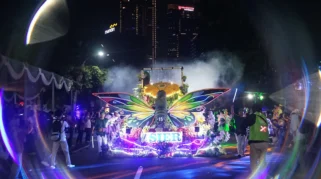 Artistik dan Futuristik! Kupu-kupu Robotik SIER Karya Mahasiswa ITS Pukau Surabaya Vaganza 2026