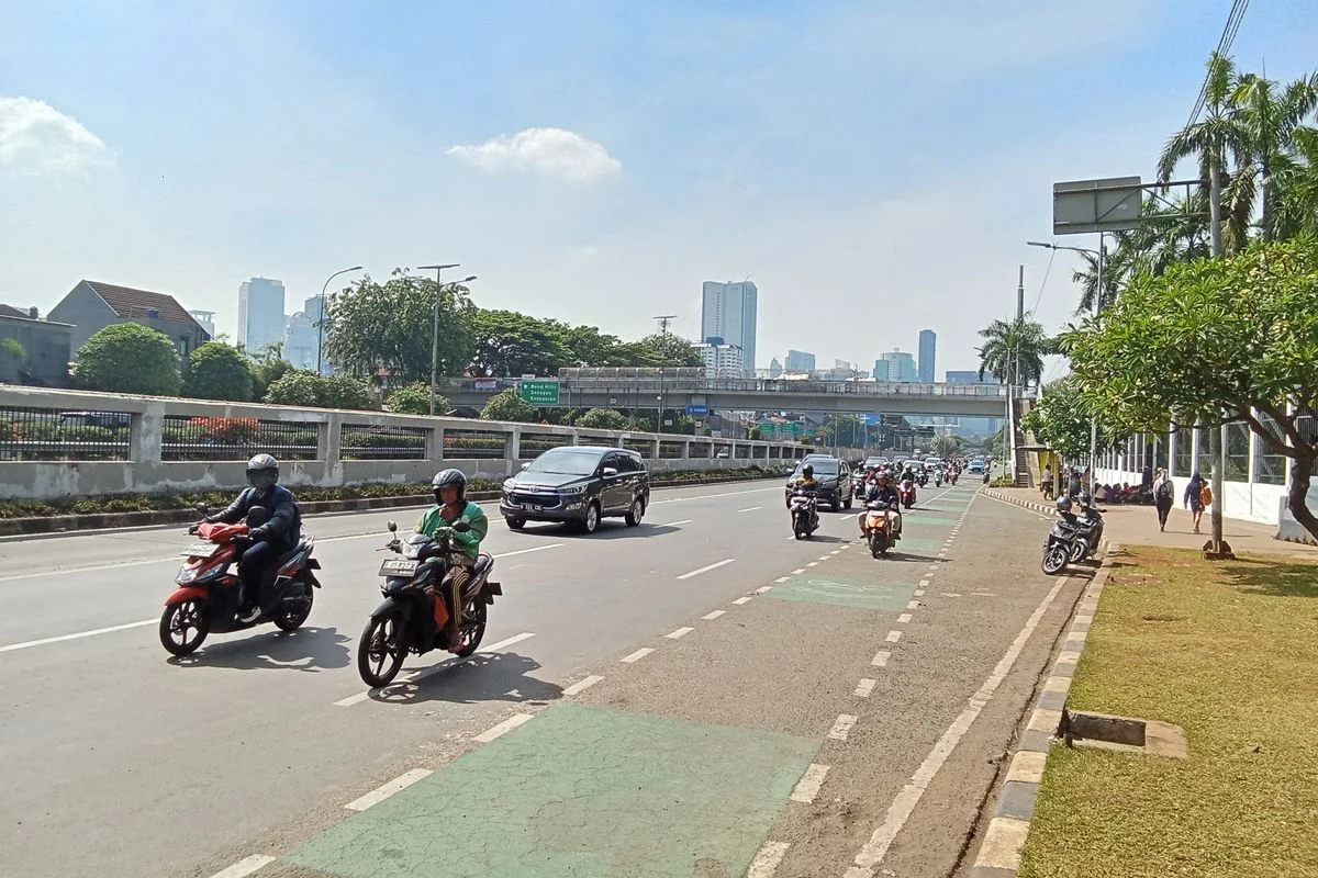 Arus Lalu Lintas di Senayan Ramai Lancar Jelang Rapat Paripurna DPR RI KEM-PPKF 2026