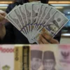 Awal Pekan, Rupiah Dibuka Anjlok hingga Rp17.650 per Dolar AS