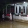 Banjir Hancurkan Rumah, Tak Surutkan Niat Hartati ke Tanah Suci