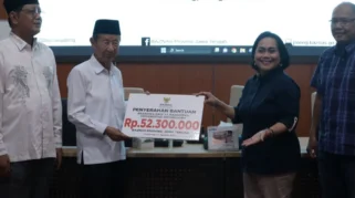 BAZNAS Jateng Salurkan Beasiswa kepada Mahasiswa UNDIP dan Universitas Lain di Jawa Tengah