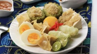 Biar Tak Salah Pilih, Ini Cara Bedakan Siomay Sapu-sapu dan Tenggiri