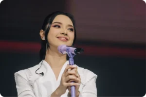 Biodata Deby Rosalia, Penyanyi Indonesia yang Viral di KBS National Singing Contest