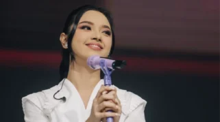 Biodata Deby Rosalia, Penyanyi Indonesia yang Viral di KBS National Singing Contest