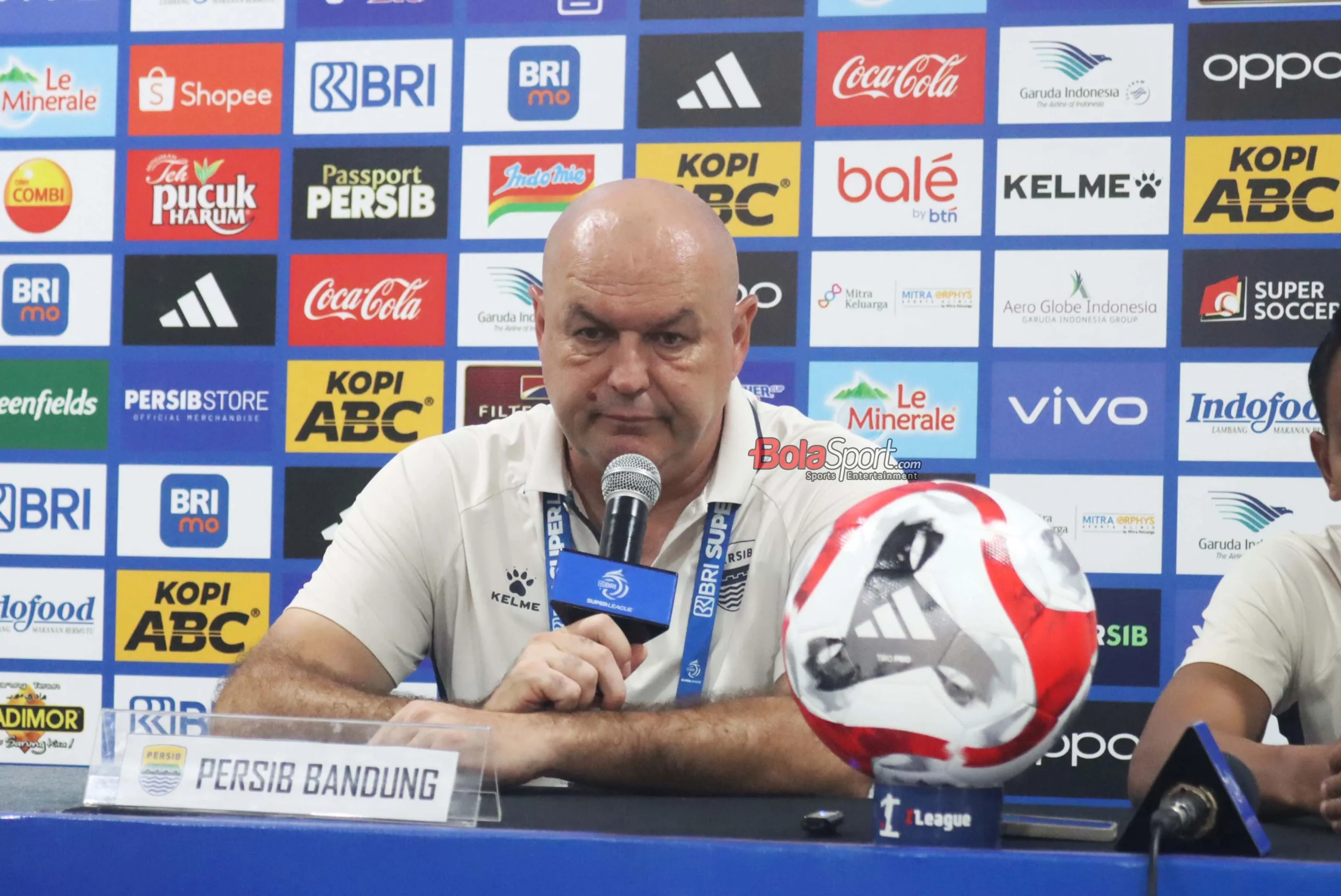 Bojan Hodak Sebut Persib Hadapi Musim Tersulit untuk Raih Hattrick Juara