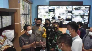 Bupati Lumajang Tinjau Langsung Pemasangan CCTV dan PJU di Kecamatan Sukodono