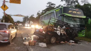 Bus ALS Tabrakan dengan Truk BBM di Muratara, Sumsel, 16 Orang Tewas