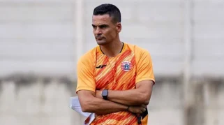 Carlos Pena Minta Maaf kepada Fans Persita Usai Kekalahan di Laga Terakhir Liga 1