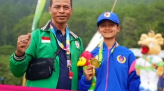 Cerita Caca, Siswi Sekolah Rakyat Jember yang Berhasil Sumbang Medali Pertama