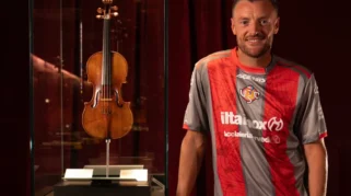 Cremonese Raih Kemenangan Telak 3-0 atas Pisa, Jamie Vardy Jadi Penentu