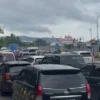 Cuaca Buruk di Selat Bali Picu Antrean Panjang Kendaraan di Pelabuhan Ketapang