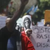 Dari Rasisme Berujung Damai: Rico dan Kevon Watt Akhiri Konflik dengan Kalung Emas di Surabaya