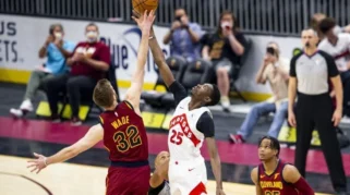 Dean Wade kembali memimpin lineup utama Cavs di Game 7 melawan Raptors
