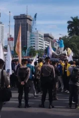 Demo Hardiknas BEM SI di Patung Kuda Jakarta: Massa Mahasiswa Tuntut Reformasi Pendidikan