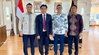 Di Unesa, Menko Yusril Dorong Penguatan Regulasi Ekonomi Digital