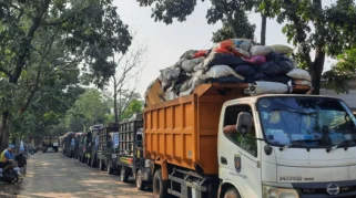 DLH Jember Hentikan Layanan Angkut Sampah untuk Pelaku Usaha dan OPD