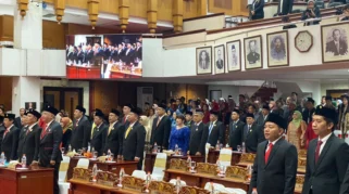 DPRD Surabaya Gelar Paripurna Penetapan Pimpinan Definitif, PDI-P Tempatkan Anas Karno di Komisi A dan Banggar