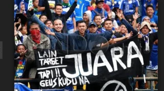 Drama Gila! Persib Kalahkan PSM Makassar, Peluang Juara Terbuka di Rumah Sendiri