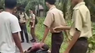 Dua Siswa MA di Padang Dikeluarkan karena Tunggakan Biaya Seragam Sekolah