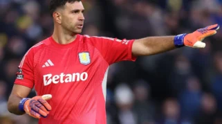Emiliano Martínez Bawa Aston Villa Juara Europa League dan Ungkap Cedera Usai Final