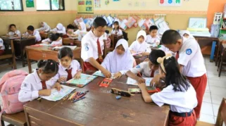 Eri Gratiskan Pendidikan Anak Inklusi Hingga SMA dan Terapkan Konsep Sekolah Terintegrasi di Surabaya