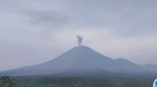 Erupsi Gunung Semeru Teramati Capai 900 Meter, Status Tetap Siaga Level III