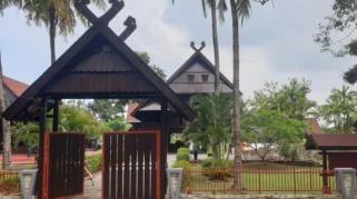 Fadli Zon: Revitalisasi Rumah Adat Akan Dimulai 2027, Pemerintah Siapkan Mapping Nasional