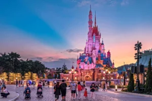 Fenomena Disney Adults: Utang Besar demi Pengalaman Magis dan Inovasi Disney Terbaru