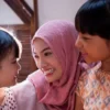 Film 'Yang Lain Boleh Hilang Asal Kau Jangan' Menyuguhkan Kisah Haru Hubungan Ibu dan Anak