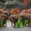 Foto Rayakan Hari Tari Sedunia, 150 Penari Topeng Warnai Akhir Pekan di TMII dengan Pesona Budaya Nusantara