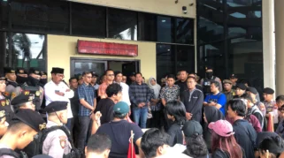 GMNI Desak Politisi DPRD Jember yang Main Game Saat Rapat Dijatuhi Sanksi
