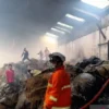 Gudang Kayu dan Toko Material di Pamekasan Terbakar hingga Ludes