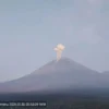 Gunung Semeru Erupsi Tiga Kali dengan Letusan Mencapai Satu Kilometer