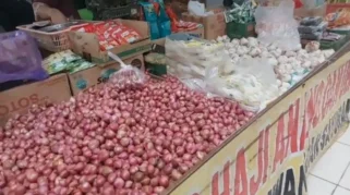 Harga Bawang Merah Capai Rp 50 Ribu, Beras Melonjak, Minyakita Sulit Ditemukan di Pasar Banjar Jelang Idul Adha