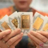 Harga Emas Antam Turun di Pegadaian dan Stagnan di Logam Mulia pada 17 Mei 2026
