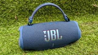 Harga JBL Charge 6 Turun, Pilihan Tepat untuk Malam Musim Panas