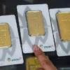 Harga perak Antam turun menjadi Rp 47.300 per gram pada 2 Mei 2026, peluang dan risiko bagi investor