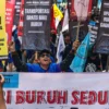 Hari Buruh 2026: Pemerintah Bandung Luncurkan Layanan Publik dan Jalan Sehat, Prabowo Umumkan Janji Kebijakan Tenaga Kerja