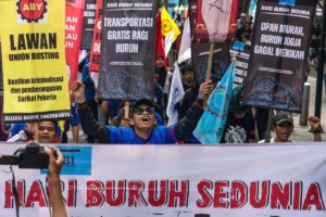 Hari Buruh 2026: Pemerintah Bandung Luncurkan Layanan Publik dan Jalan Sehat, Prabowo Umumkan Janji Kebijakan Tenaga Kerja
