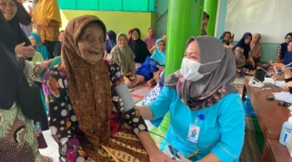 HISFARSI Jakarta Gelar Layanan Kesehatan Gratis untuk Lansia Purnawirawan TNI di Tangerang Selatan