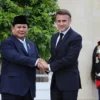 Hormat Warga Prancis! Saat Iring-iringan Presiden Prabowo Lewat dan Salat Idul Adha Bersama Diaspora di Paris