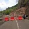 Jalur Trenggalek-Ponorogo Ditutup Sementara Akibat Longsor di Desa Nglinggis