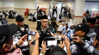 Jemaah Mandiri SUB 77 Manfaatkan Video dan Gotong Royong Saat Ibadah di Makkah