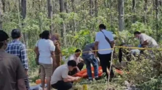 Jenazah Perempuan Misterius di Pinggir Hutan Bojonegoro Dimakamkan Meski Identitas Belum Terungkap