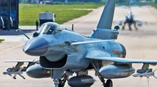Jet Tempur Chengdu J-10CE Tunjukkan Keunggulan dengan Kemenangan 9-0 atas Eurofighter Typhoon