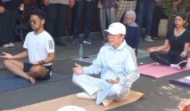 Jokowi Ikut Yoga Bersama Warga di Solo pada Libur Panjang