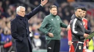 Jose Mourinho Kembali ke Real Madrid, Hansi Flick Beri Respons Santai Menyambut Tantangan Baru