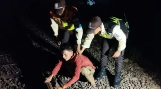 KAI Commuter Berhasil Tangkap Pelaku Pencurian Kabel Rel di Tanah Abang
