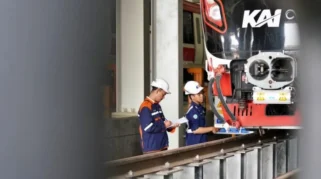 KAI Lakukan Perawatan Rutin untuk Menjaga Kebersihan LRT Jabodebek demi Kenyamanan Penumpang