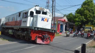 KAI Mengingatkan Masyarakat Waspada di 40 Perlintasan Kereta Api Aktif